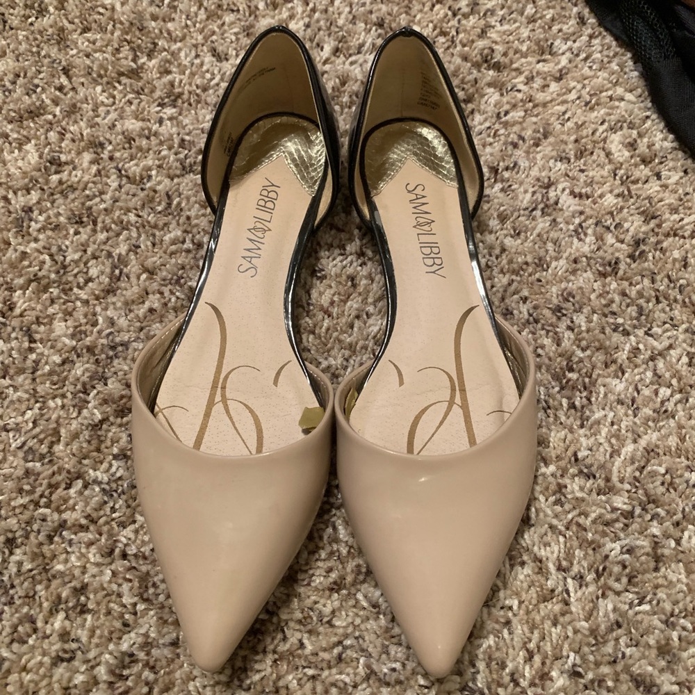 Women’s flats